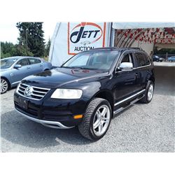 H2 --  2004 VW TOUAREG , Blue , 215805  KM's
