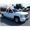 Image 2 : 0B --  2011 CHEVROLET SILVERADO , White , 94971  KM's,  Noon
