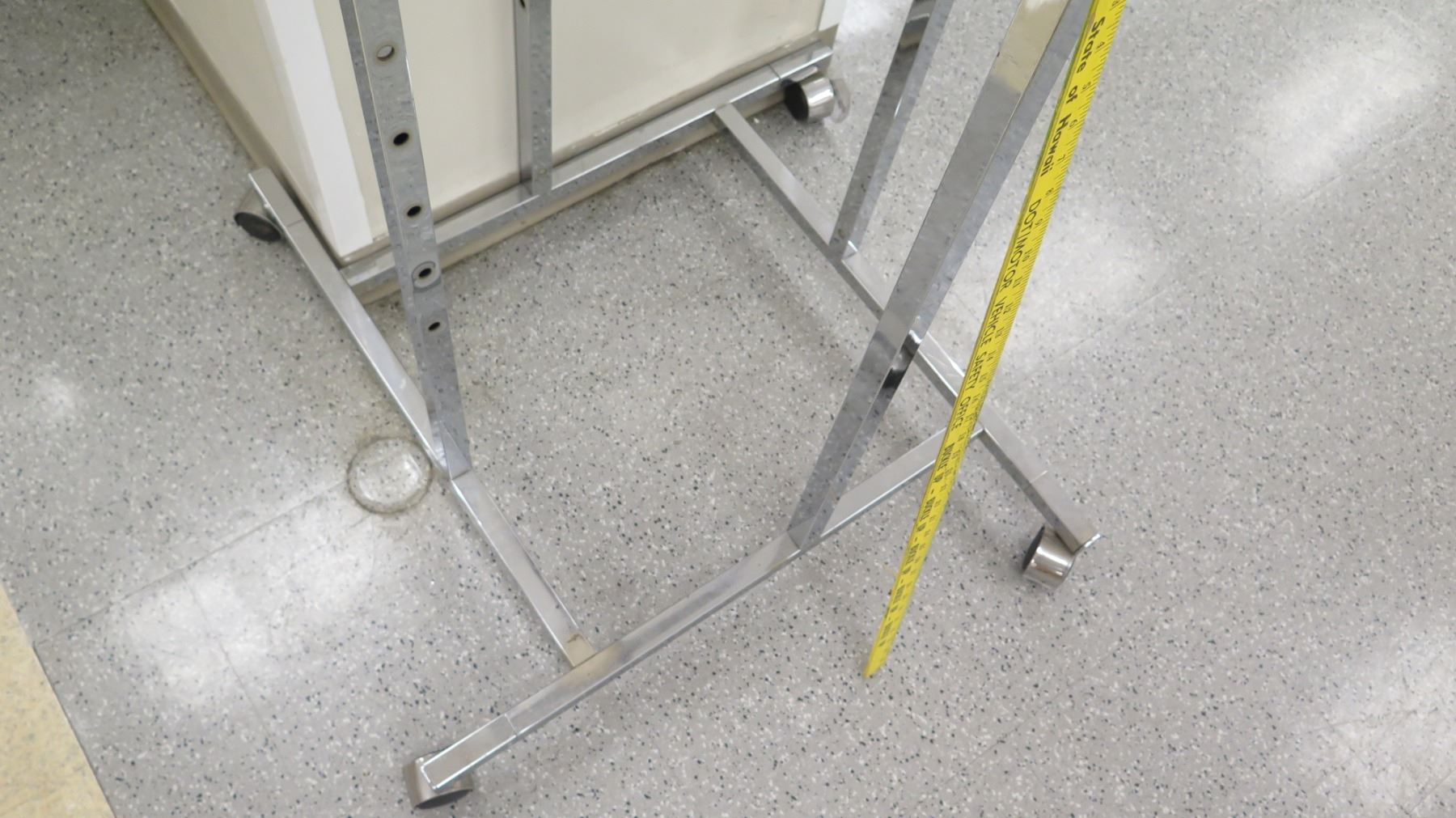 Chrome Rolling Square Clothing Rack on Wheels - Oahu Auctions
