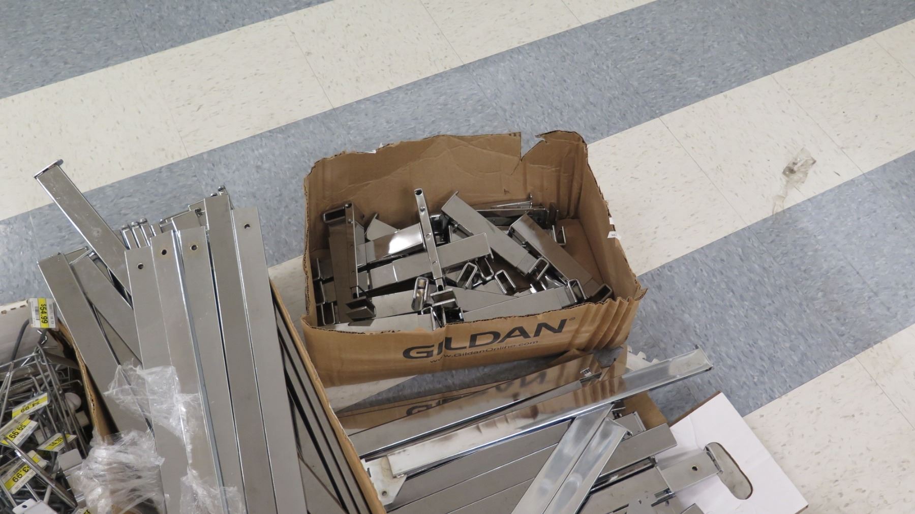 Multiple Boxes Metal Wire Rack Parts, Rails, Connectors, etc - Oahu ...