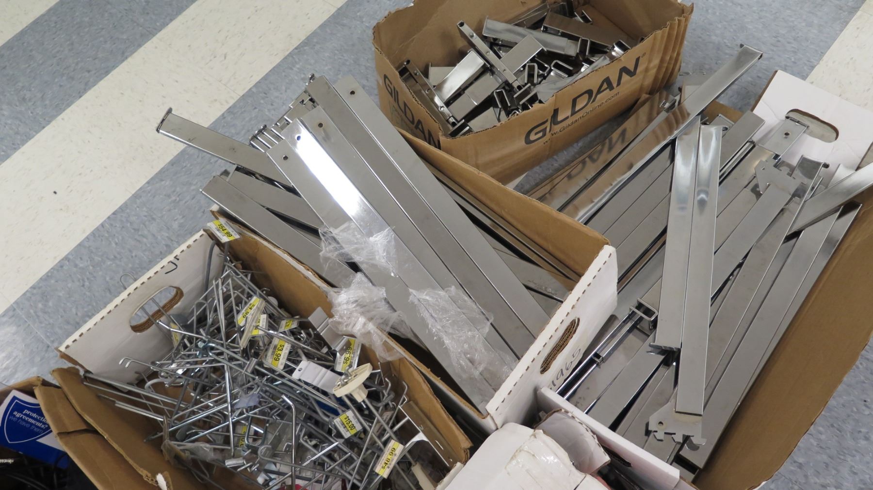 Multiple Boxes Metal Wire Rack Parts, Rails, Connectors, etc - Oahu ...