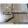 Image 2 : 1 SAW BLADE WITH HANDLE (47" X 4")