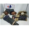 Image 1 : LOT OF SPORTS EQUIPMENT (2 PAIRS OF SHINPADS 3 BALLS, GLOVE ETC…)