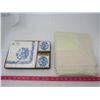 Image 1 : LOT OF NAPKINS AND LACE EDGED TABLE CLOTH