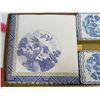 Image 4 : LOT OF NAPKINS AND LACE EDGED TABLE CLOTH