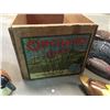 Image 8 : APPLE CRATE WITH DUCK DECOR AND DECOY