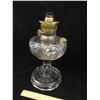 Image 1 : ALADDIN WASHINGTON DRAPE OIL LAMP (CHIP ON BASE)