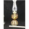 Image 1 : VINTAGE OIL LAMP