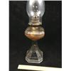 Image 4 : ANTIQUE OIL LAMP