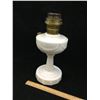 Image 1 : ALADDIN WHITE LINCOLN DRAPE OIL LAMP
