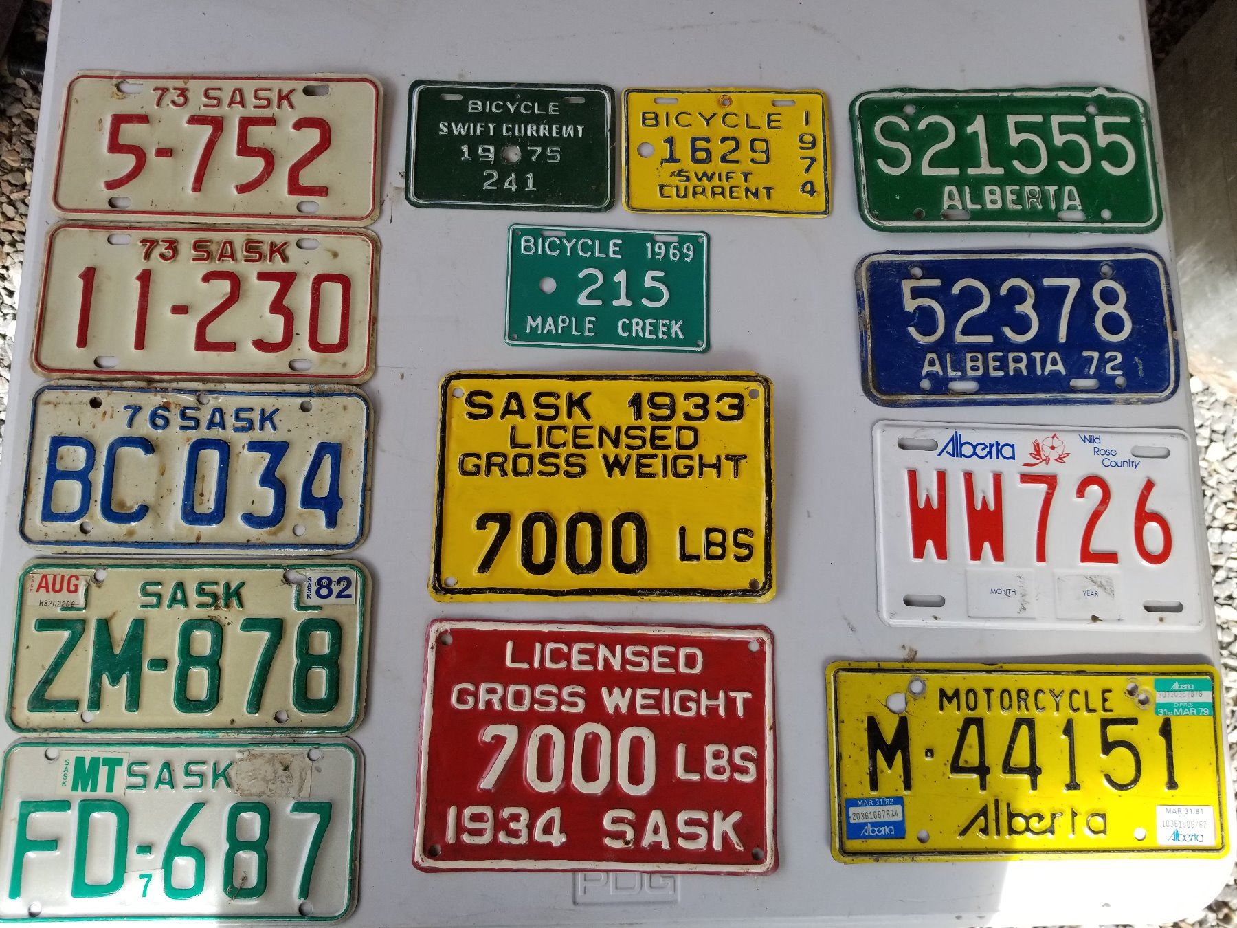 LOT OF 14 LICENCE PLATES (TRUCK, BIKE, TRAILER, MOTORCYCLE)