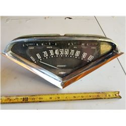 SPEEDOMETER AND GAUGE CLUSTER (CHEV)