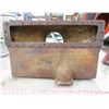 Image 1 : CAST IRON McCORMICK DEERING TRACTOR RADIATOR COVER