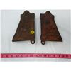 Image 2 : VAN BRUNT CAST IRON ENDS (8 INCHES X 5 INCHES)