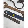 Image 2 : LOT OF ASSORTED FARM TOOLS