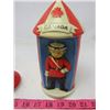 Image 4 : LOT OF 2 CERAMIC ITEMS (R.C.M.P. BANK) *FIRE HYDRANT MUG WITH LID*