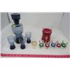 Image 1 : LOT OF 11 PIECES OF GLASSWARE (DECANTER AND 3 GLASSES, 6 X SHOT GLASSES, ETC)