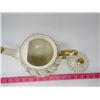 Image 7 : LOT OF MISC COLLECTABLES (2 X CREAM AND SUGAR SETS, 3 X VARIOUS CREAMERS, 1 X SUGAR BOWL, TEAPOT)