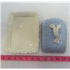 Image 2 : LOT OF 2 PIECES OF KITCHENWARE (CERAMIC) *COOKIE JAR AND COVERED BUTTER DISH*