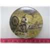 Image 7 : LOT OF 2 PLATES (BRADFORD EXCHANGE PLATE-WALKING THROUGH MERRIE ENGLANDE-NOTE OLD ENGLISH SPELLING) 