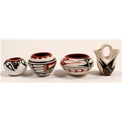 Miniature Native American Pots (4)   (105086)