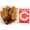 Image 1 : Vintage Baseball Glove and Spaulding Book   (88223)