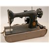 Image 1 : Sewing Machine (Vintage, Portable)   (105468)