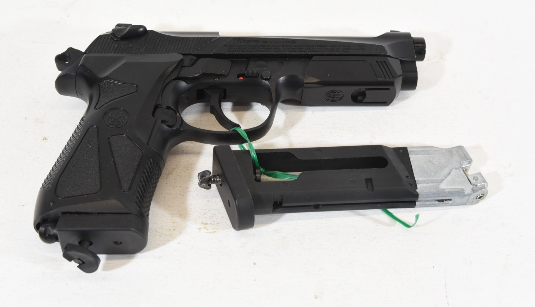 Beretta 90 Two BB Gun - Landsborough Auctions