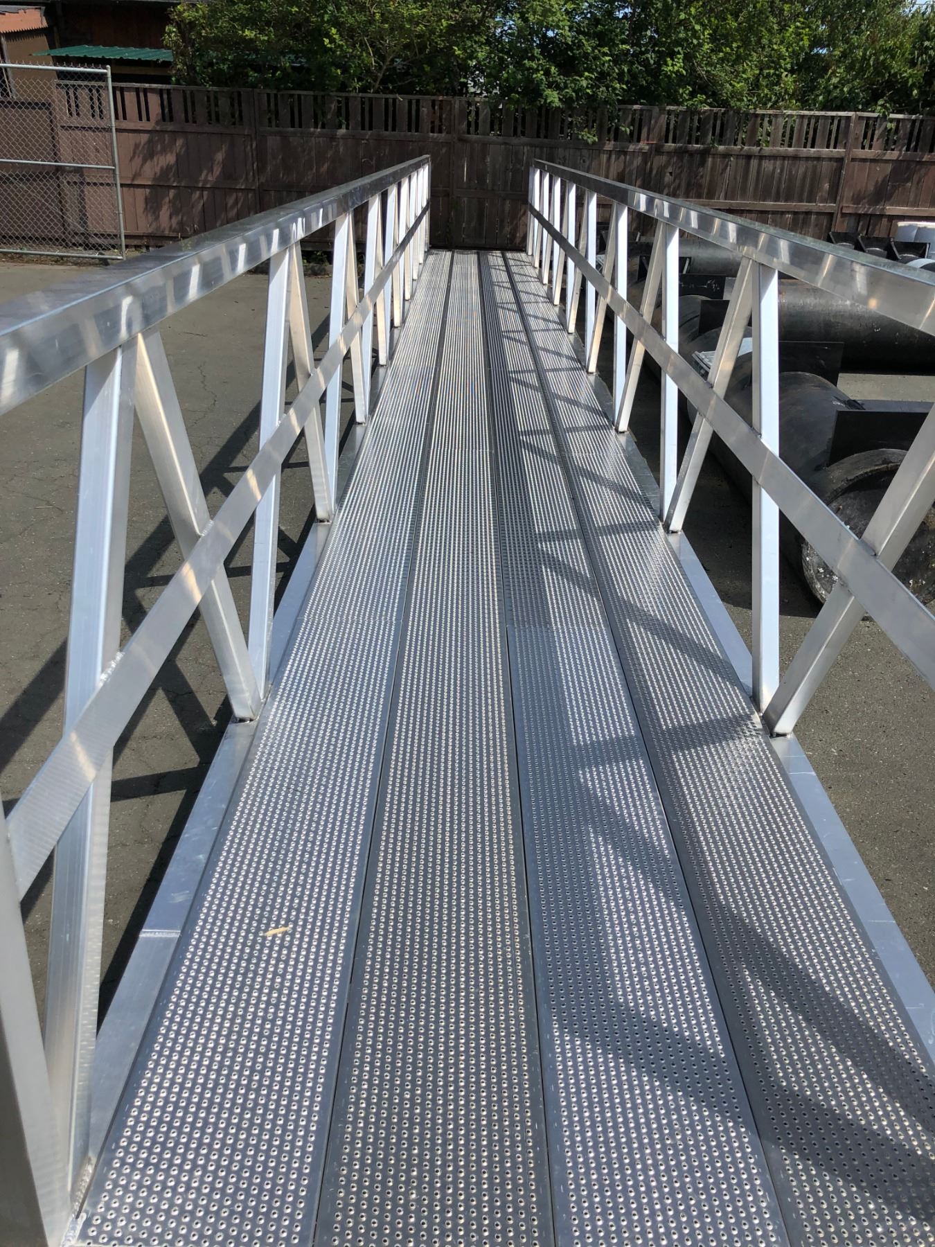 4'X42' EXPRESS CUSTOM ALUMINUM WALKWAY RAMP WITH CONTENT BASE - Able ...