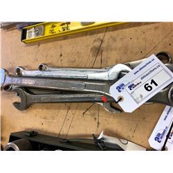 LOT OF LARGE WRENCHES