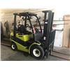 Image 1 : CLARK C25L LPG 5000 FORKLIFT WITH 3 STAGE MAST, FORK POSITIONERS, PNEUMATIC TIRES AND 1800 CURRENT