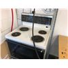 Image 5 : CONTENTS OF ROOM INCLUDES 2 BENCHES, RETRACTABLE AIR HOSE, BAR CLAMPS, OVEN & MORE