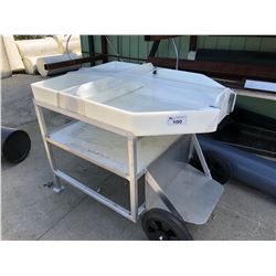 MOBILE FISH PROCESSING CART