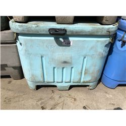 PLASTIC 188 GALLON FISH TOTE WITH LID