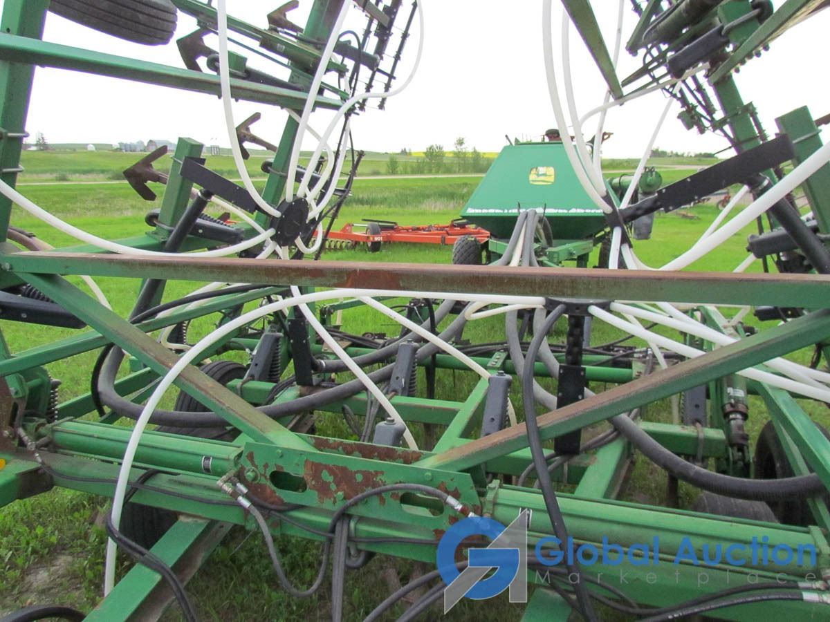 John Deere 610 Air Seeder w/ John Deere 777 Air Cart & RiteWay Packer Bar