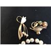 Image 2 : Lot of 3 Pieces of Jewelry