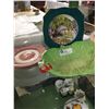 Image 1 : Shelf Lot of Collectible China