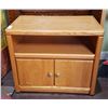 Image 1 : OAK TV STAND