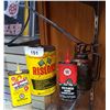 Image 1 : FOUR VINTAGE OIL TINS
