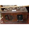 Image 1 : ANTIQUE VIKING RADIO & 4 HORSESHOES