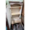 Image 2 : FARMHOUSE CUPBOARD
