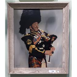 VINTAGE FRAMED OIL ON BOARD BAGPIPER, SIGNED