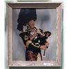 Image 1 : VINTAGE FRAMED OIL ON BOARD BAGPIPER, SIGNED