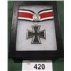 Image 1 : WWII NAZI MEDAL IN DISPLAY BOX - REPRODUCTION