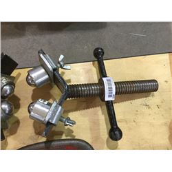 Roller Ball Threaded Pipe Stand