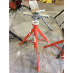 Rigid adjustable pipe stand