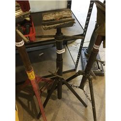 Metal Pipe Stand black