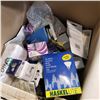 Image 2 : BOX OF LIGHT BULBS AND ORGANIZER