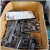 Image 2 : TRAY OF SOCKETS AND WRENCHES