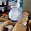 Image 3 : TRAY OF HAND SOAP IN PUMP ACTION CONTAINERS